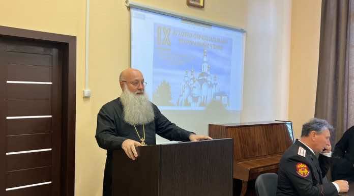 Настоятель Александро-Невского войскового собора принял участие в IX Духовно-образовательных чтениях в Армавире