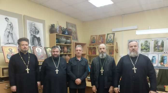 Священники Абинского благочиния посетили мастер-класс по иконописанию