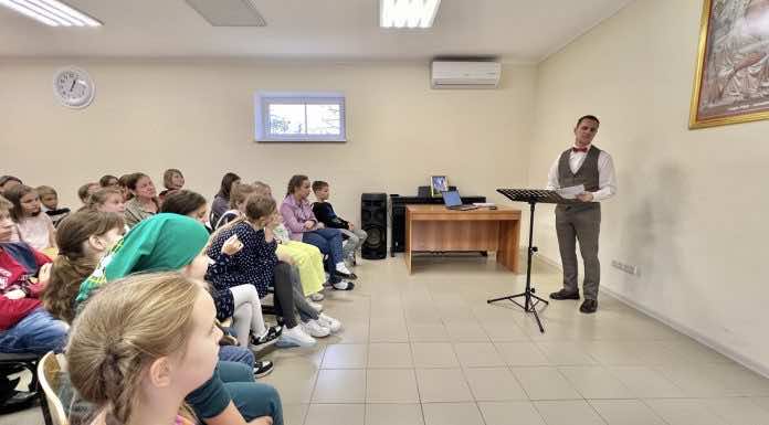 В храме Святого Духа прошла встреча с Заслуженным артистом Кубани Алексеем Замко