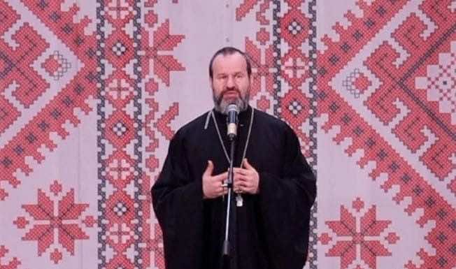 Иерей Сергий Коваленко благословил участников фестиваля «Храни, Кубань, преданья вековые»