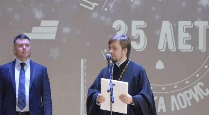 Дворец культуры поселка Лорис принял поздравления с 35-летием от 4-го благочиния