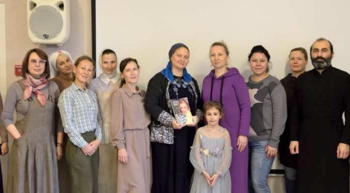 Секреты гармоничного воспитания ребенка обсудили на встрече «Семейного клуба»