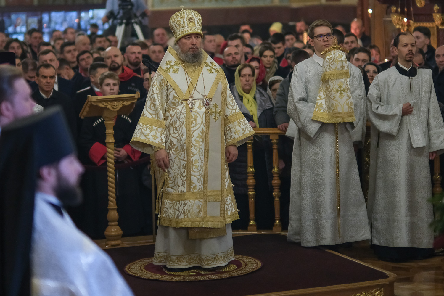 В Рождественскую ночь митрополит Василий совершил первое богослужение на  Кубанской кафедре - Сайт Екатеринодарской и Кубанской епархии