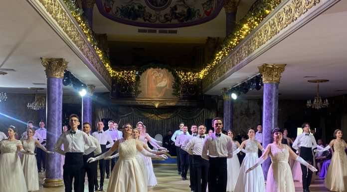 Молодежь Екатеринодарской епархии провела Рождественский благотворительный бал