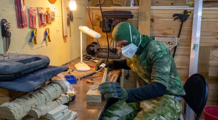 Казаки ХКО «Восточный Курень» потрудились в столярной мастерской при храме