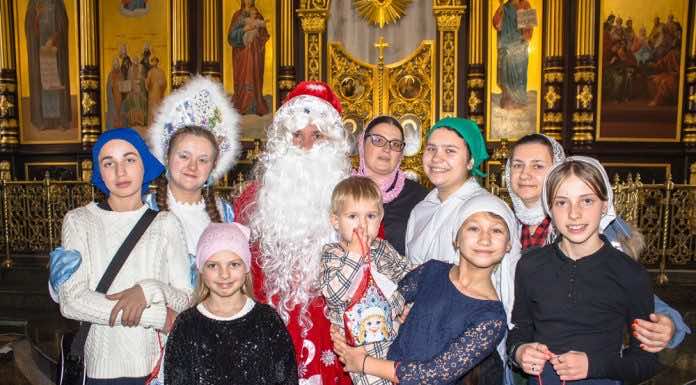 В храме Святого Духа провели благотворительную акцию «Елочка желаний»