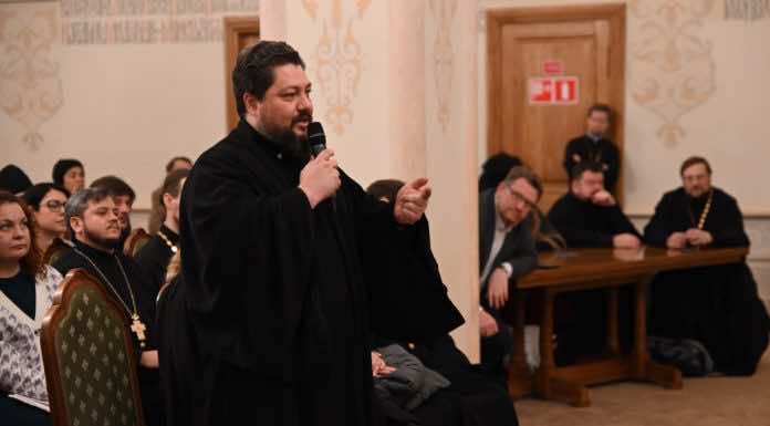 Руководитель епархиального Информационно-издательского отдела принял участие в Рождественских чтениях