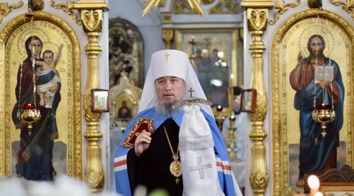 В канун Недели 33-й по Пятидесятнице митрополит Василий совершил Всенощное бдение в Свято-Троицком соборе Армавира