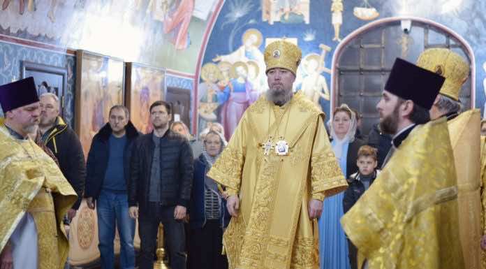 Митрополит Василий совершил Литургию в Христорождественском храме города Армавира