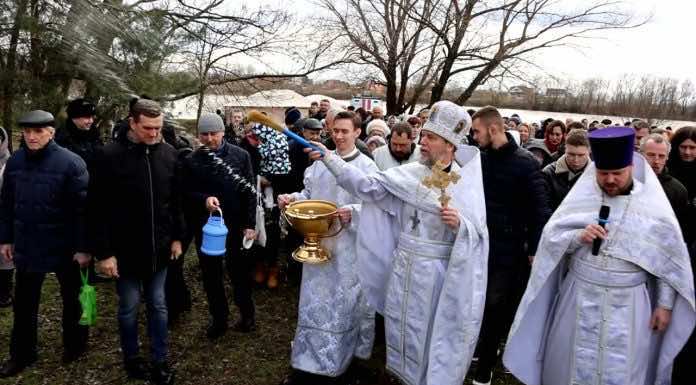 Видеосюжет. Праздник Крещения Господня в храме Рождества Христова Краснодара