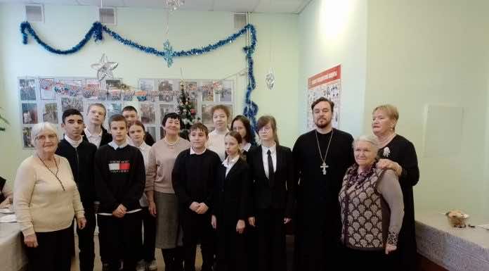 Священник поздравил ветеранов «РМЗ» с Рождеством Христовым