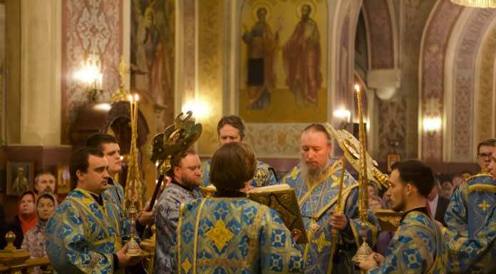 Митрополит Василий совершил Всенощное бдение в канун Сретения Господня в Свято-Екатерининском соборе