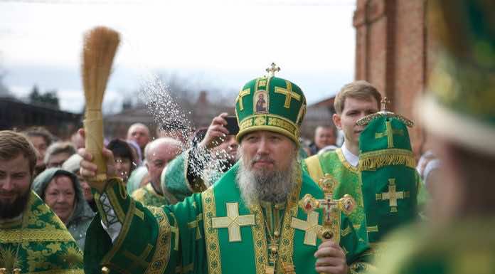 В день памяти святой Ксении Петербургской митрополит Василий возглавил Литургию в храме ст. Елизаветинской