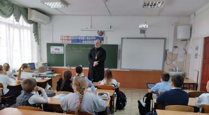 Священники Екатеринодарской епархии проводят уроки в школах края