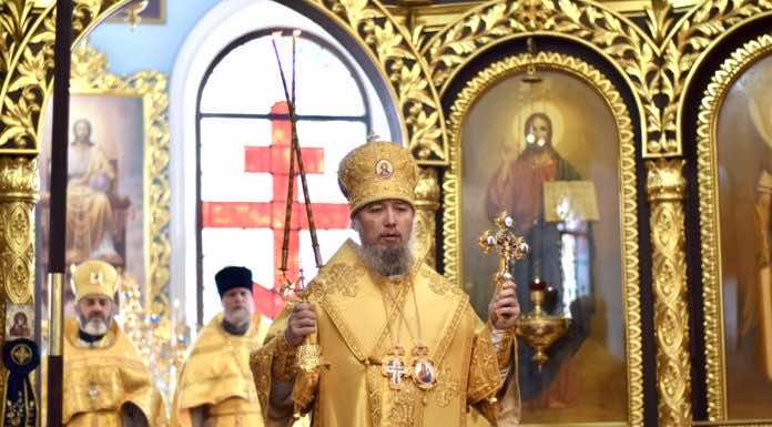 Литургию Недели 37-ой по Пятидесятнице митрополит Василий совершил в соборном храме Лабинска