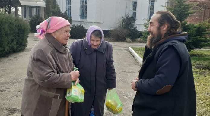 Вознесенский храм провел благотворительную акцию по раздаче продуктовых наборов