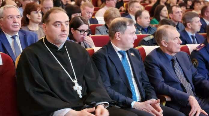 Благочинный 14-го Динского округа удостоен награды от депутата Государственной Думы РФ.