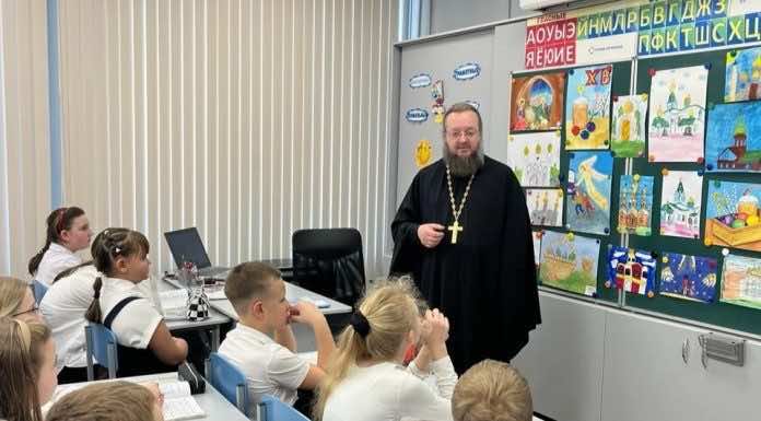 Клирики епархии провели ряд уроков православной направленности в школах края