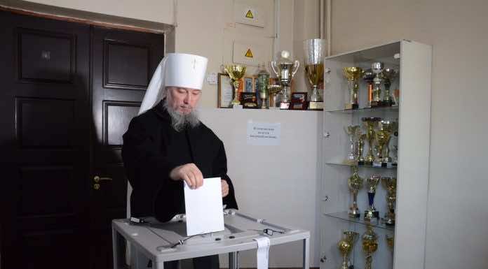 Митрополит Василий проголосовал на выборах Президента России
