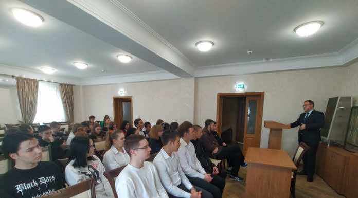 В храме станицы Динской состоялось занятие по юридической грамотности для молодежи