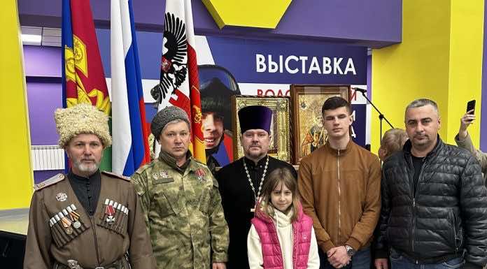 Протоиерей Георгий Козак принял участие в открытии выставки волонтерской продукции для нужд СВО