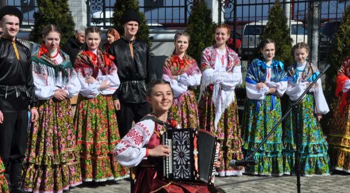 В Свято-Сергиевском храме состоялся концерт народной песни и праздник для детей