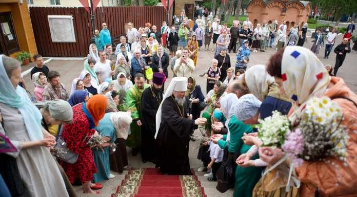 Литургию Вербного воскресенья митрополит Василий совершил в кафедральном соборе Краснодара