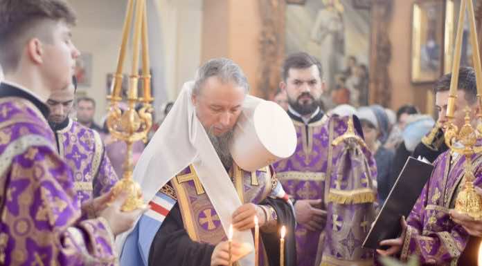 Митрополит Василий совершил Всенощное бдение в храме села Успенское