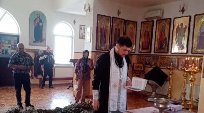 Иерей Давид Кочаров освятил гуманитарный груз для СВО