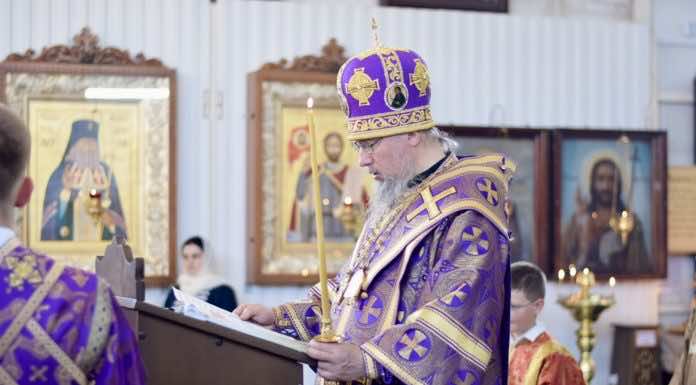 Митрополит Василий совершил парастас в Свято-Троицком соборе Армавира