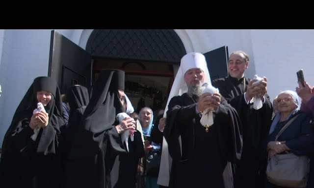 Видеосюжет. Литургия Благовещения Пресвятой Богородицы на подворье женского монастыря «Всецарица»