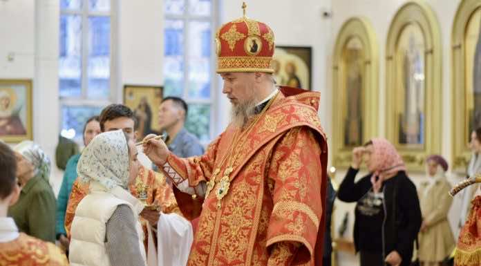 Всенощное бдение в канун Антипасхи правящий архиерей совершил в Никольском соборе Армавира