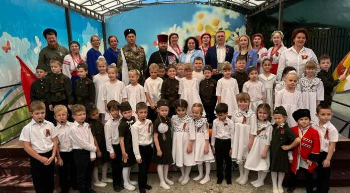 Протоиерей Георгий Лабецкий поздравил дошколят с Воскресением Христовым и днем Победы