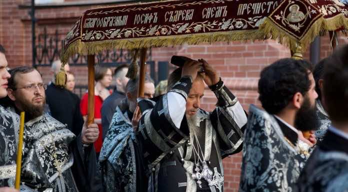 Правящий архиерей совершил чин погребения Плащаницы Господней