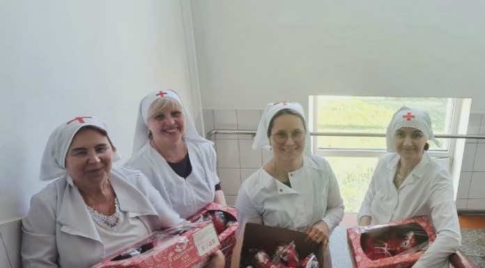 Священники епархии и сестры милосердия посетили подопечных в пасхальные дни