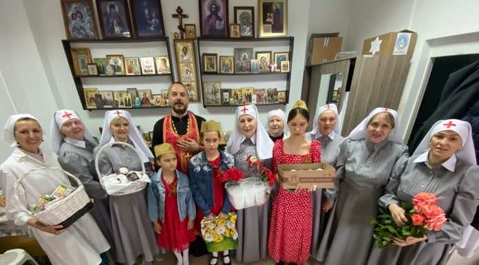 Сестры милосердия поздравили с Днем Победы пациентов краснодарского хосписа