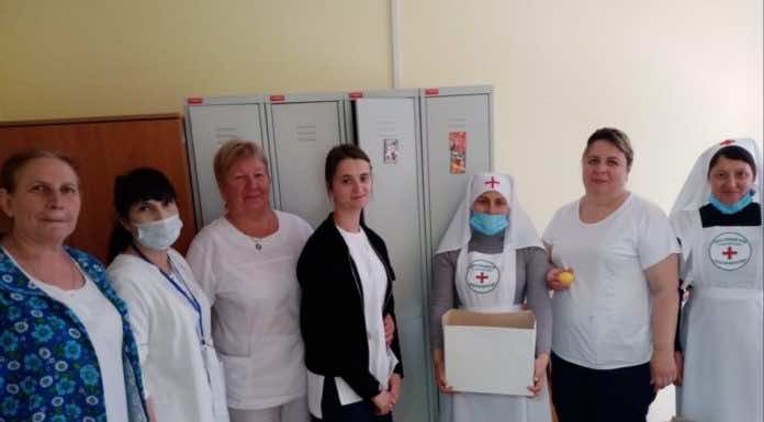 Клирики Троицкого храма поздравили с праздником Пасхи жителей Горячего Ключа