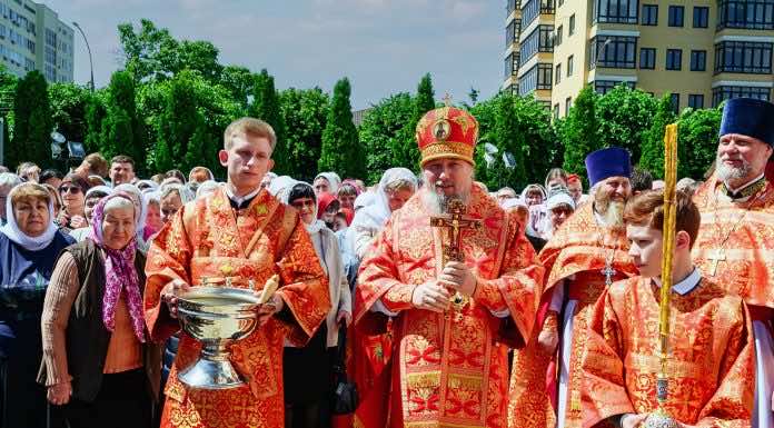 Митрополит Василий возглавил престольные торжества в Свято-Никольском соборе Армавира