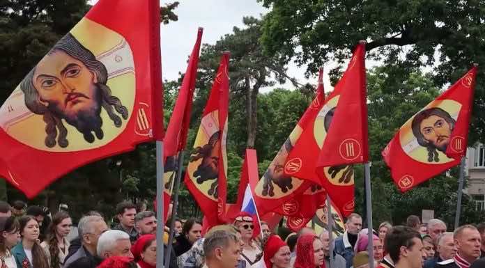 Видеосюжет. Автомобильный Крестный ход в День Победы