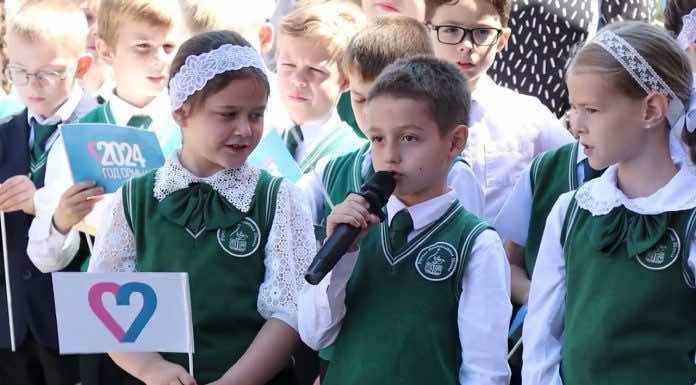 Видеосюжет. Последний звонок в Русской Православной школе в день свв. Кирилла и Мефодия