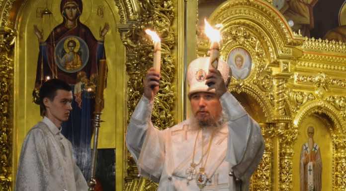 В кафедральный собор Краснодара доставили Благодатный огонь из Иерусалима