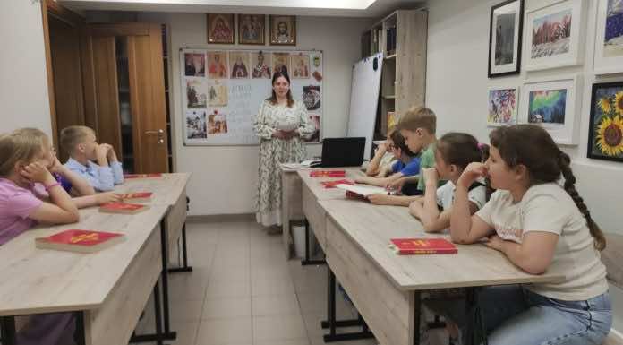 В храме святителя Спиридона Тримифунтского провели викторину и семинар по церковнославянскому языку