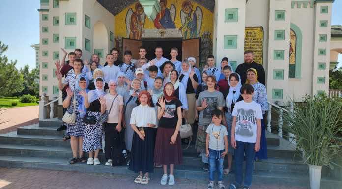 Храм Святой Троицы станицы Динской посетила группа школьников из ст. Роговской