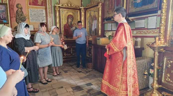 Клирик храма Святой Троицы станицы Динской встретился с семьями погибших участников СВО