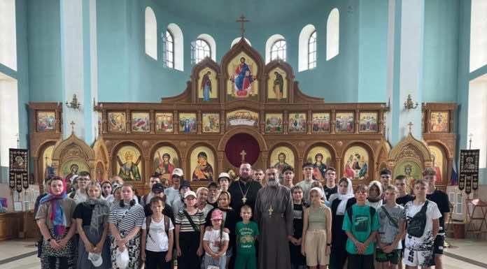 В Троицком храме состоялась экскурсия для школьников из Тимашевска