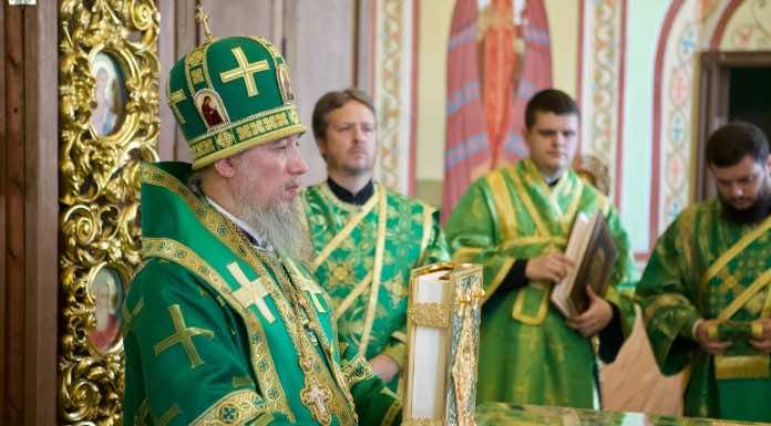 Митрополит Василий совершил Божественную литургию в храме Святой Троицы станицы Динской