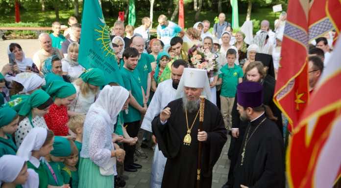 Митрополит Василий возглавил престольные торжества в храме Святого Духа города Краснодара