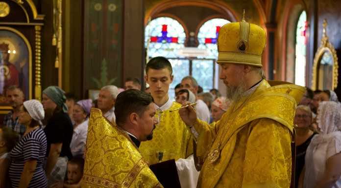 Митрополит Екатеринодарский и Кубанский Василий совершил Всенощное бдение в Свято-Троицком соборе