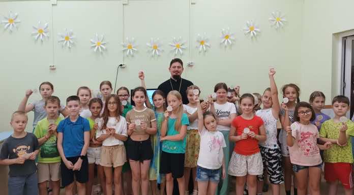 Священник провёл с детьми встречу, посвященную Дню семьи, любви и верности