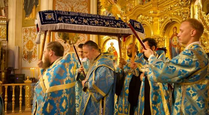 Митрополит Василий совершил Всенощное бдение в канун Успения Пресвятой Богородицы